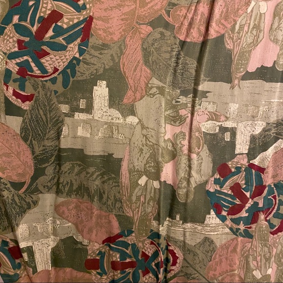 Vintage patterned silk T shirt button down - Picture 5 of 5